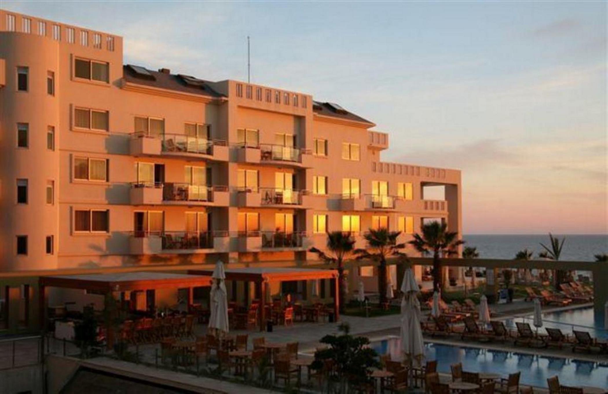 Capital Coast And Hotel 4*