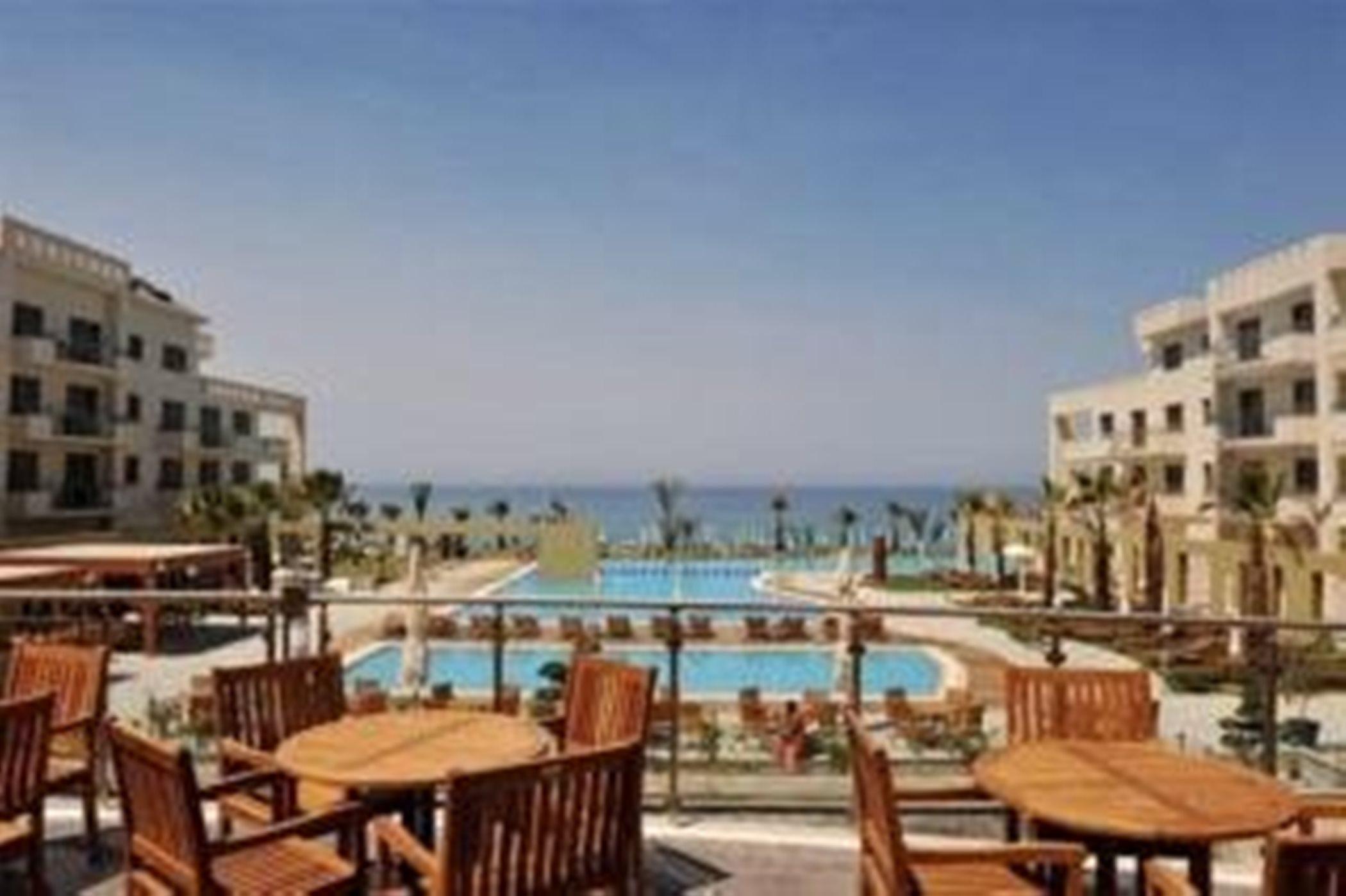 Capital Coast And 4*