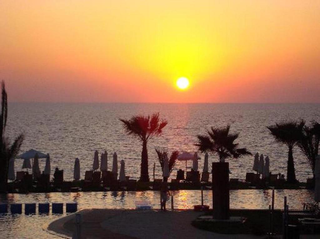 מלון Capital Coast And 4*
